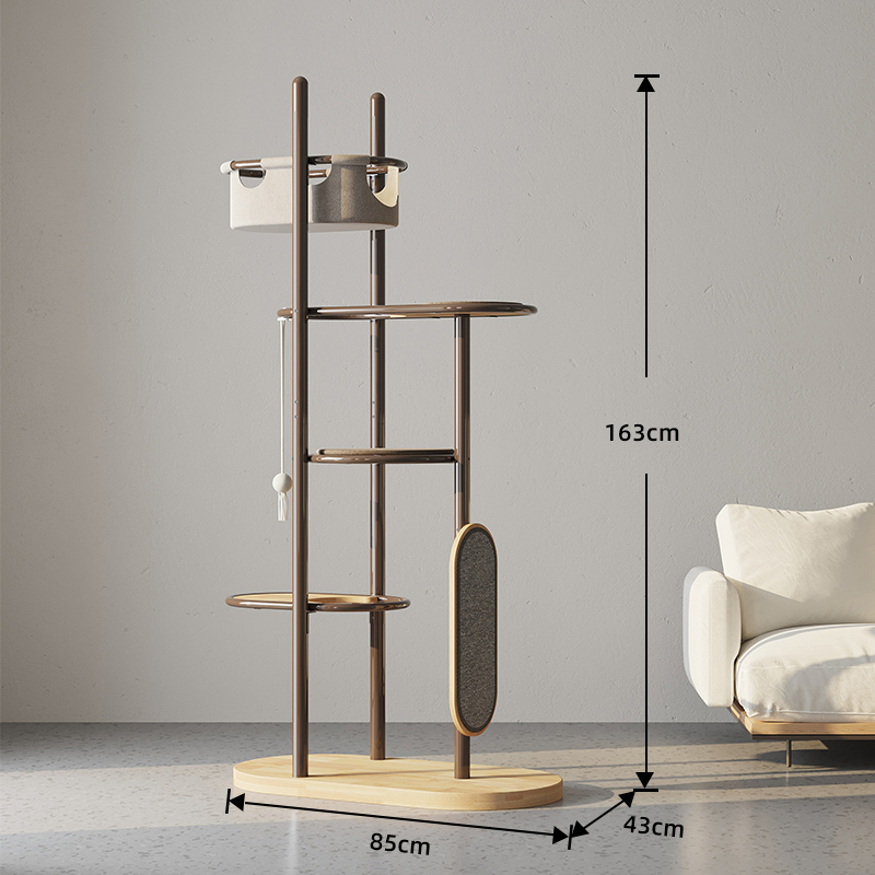 Lattiasta kattoon korkea sisäkumipuun puun puun torni huoneisto nukkuva kori Lattiasta kattoon korkea sisäkumipuun puun puun torni huoneisto nukkuva kori
